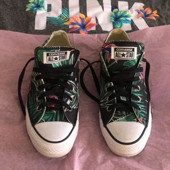 Converse Shoes - Converse All Star size 8 ONLY FOR ESAI